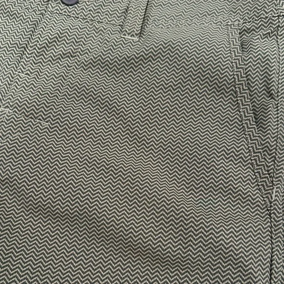 Patagonia Men's Olive Green and Beige Flat Front Shorts - Picture 3 of 9
